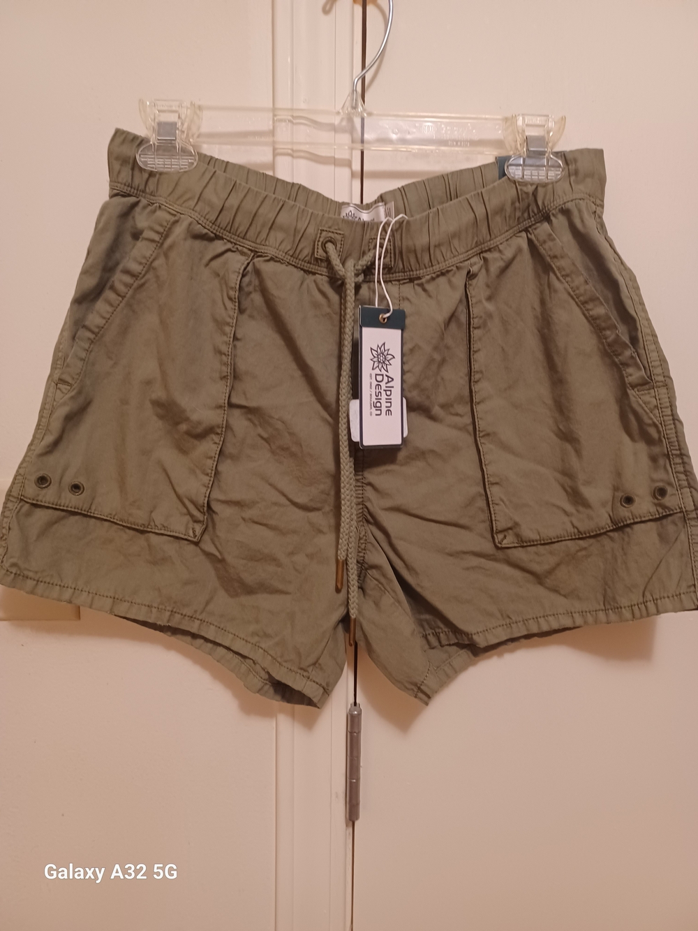 Alpine Design Women's Olive Green Utility Cargo Shorts
